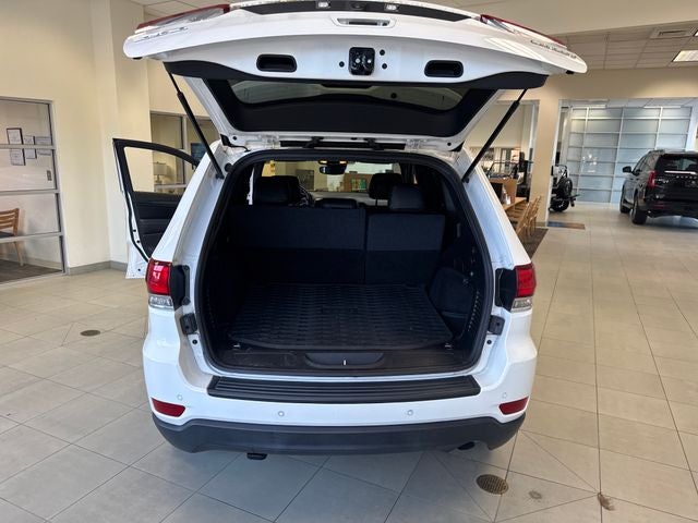 2020 Jeep Grand Cherokee Laredo E