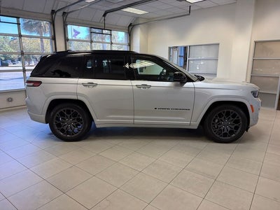 2025 Jeep Grand Cherokee Summit