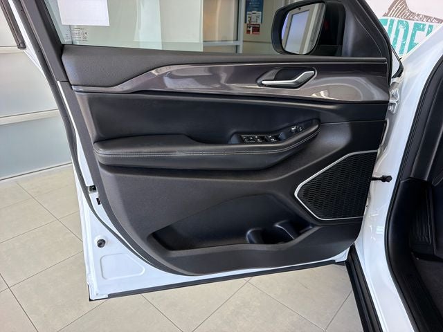 2021 Jeep Grand Cherokee L Laredo