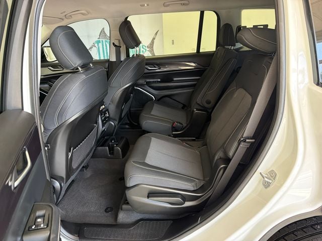 2021 Jeep Grand Cherokee L Laredo