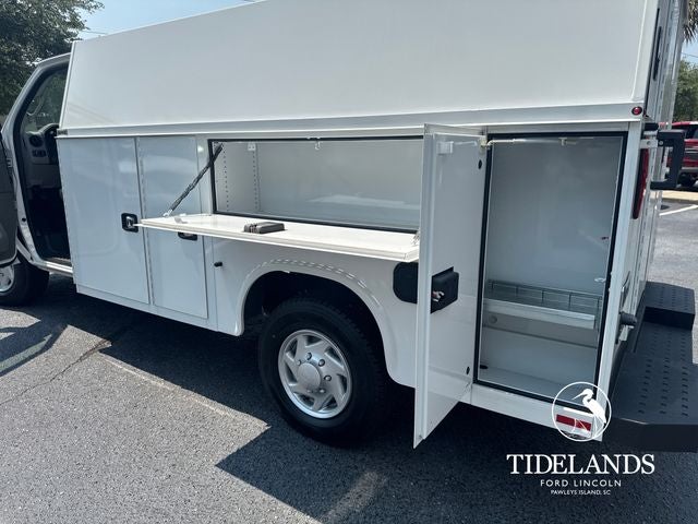 2024 Ford E-350SD Base Cutaway