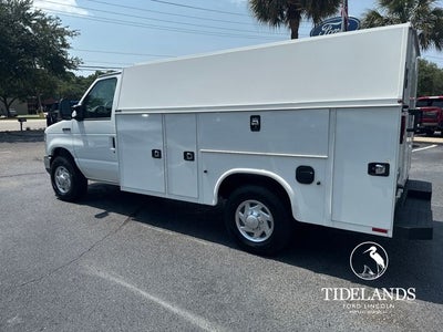 2024 Ford E-350SD Base Cutaway