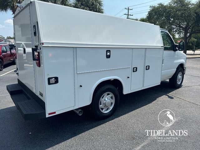 2024 Ford E-350SD Base Cutaway