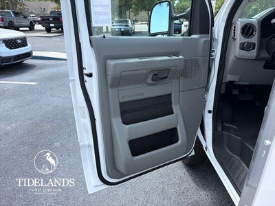 2027 Ford Econoline Cutaway E-450 DRW