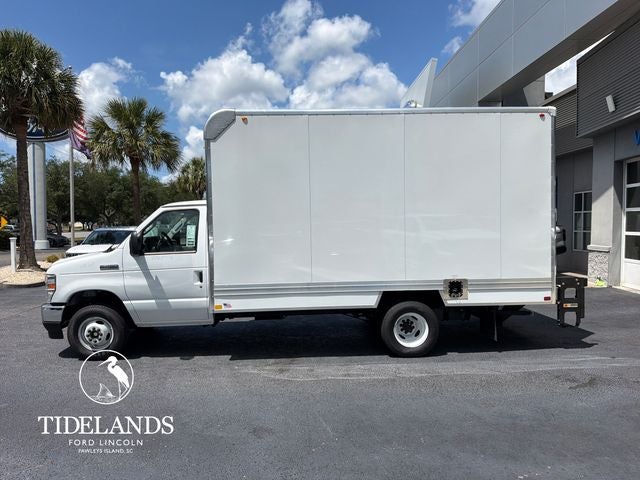 2027 Ford Econoline Cutaway E-450 DRW