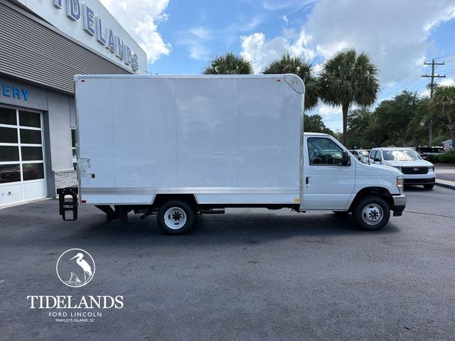 2027 Ford Econoline Cutaway E-450 DRW