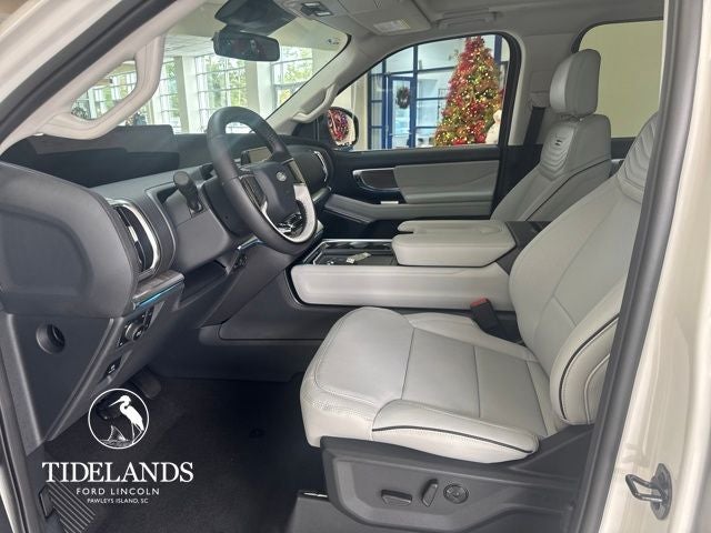 2025 Ford Expedition Platinum®