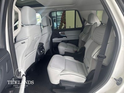 2025 Ford Expedition Platinum®