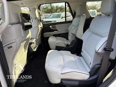 2026 Ford Expedition Platinum®