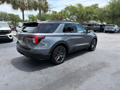 2025 Ford Explorer ST-Line