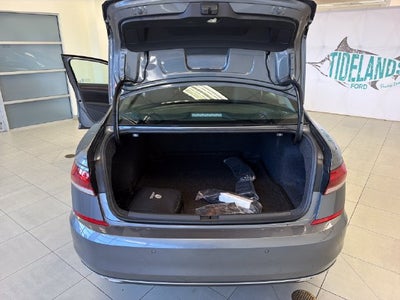 2022 Volkswagen Passat 2.0T Limited Edition