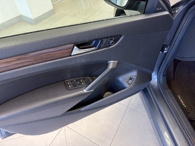 2022 Volkswagen Passat 2.0T Limited Edition