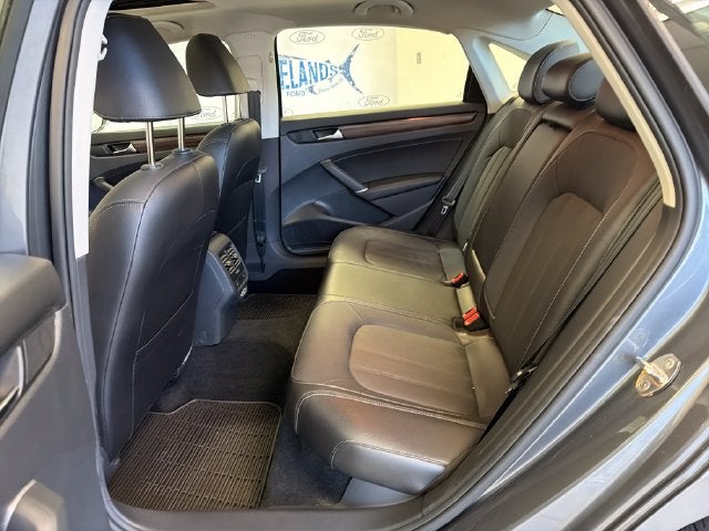 2022 Volkswagen Passat 2.0T Limited Edition