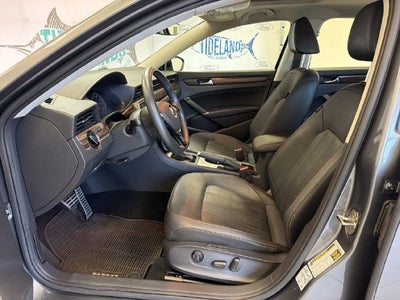 2022 Volkswagen Passat 2.0T Limited Edition