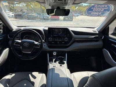 2022 Toyota Highlander XLE
