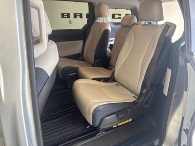 2025 Kia Carnival EX