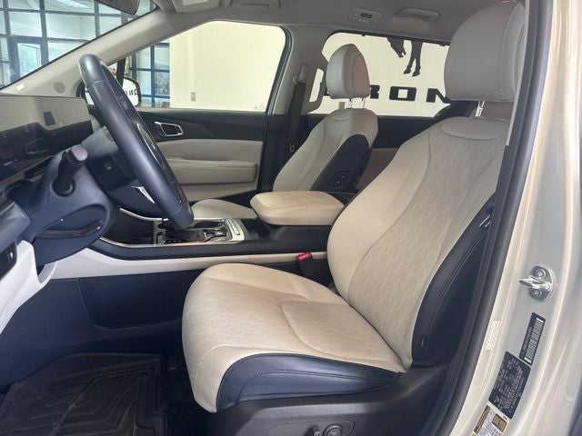 2025 Kia Carnival EX