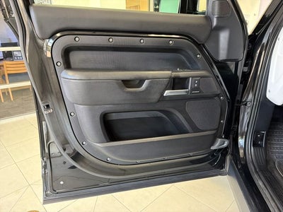 2025 Land Rover Defender 110 S