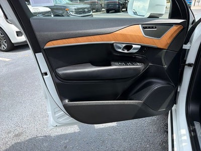 2024 Volvo XC90 B6 Plus Bright Theme 6-Seater