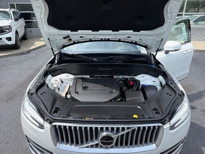 2024 Volvo XC90 B6 Plus Bright Theme 6-Seater