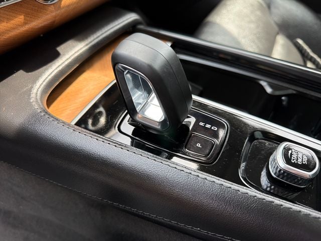 2024 Volvo XC90 B6 Plus Bright Theme 6-Seater