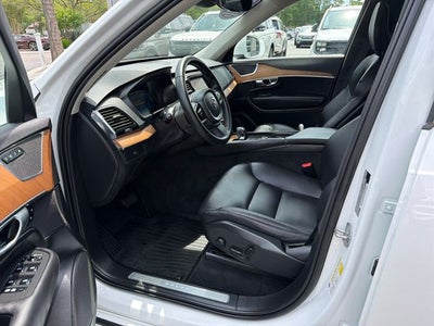 2024 Volvo XC90 B6 Plus Bright Theme 6-Seater